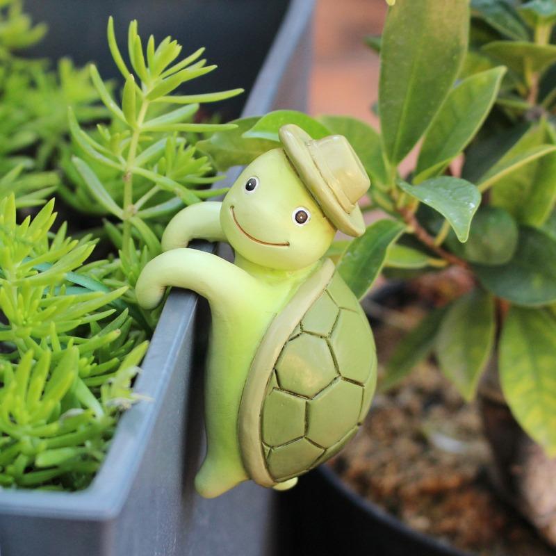 Rock Climbing Turtle Flower Pot Pendant, Resin Garden Animal Statue, Courtyard Terrace Decoration, Gardening Gift