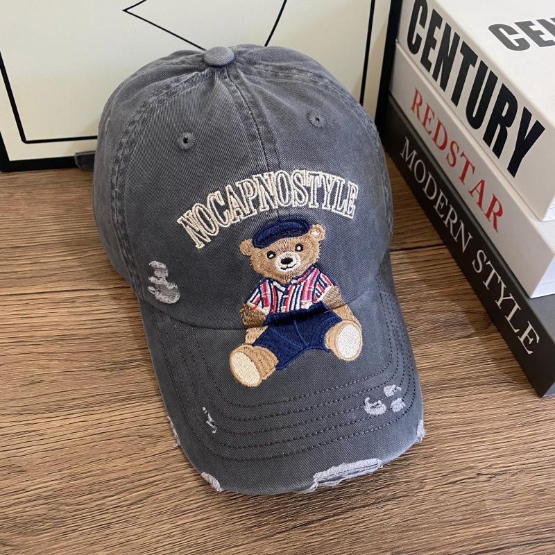 New Cartoon Bear Embroidered Letter Baseball Cap for Men and Women, Wide Brim and High Top To Show the Face, Small Peaked Hat, Sun Hat.