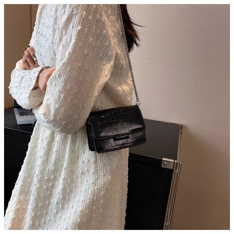 This Year's Popular Super Popular Small Bag 2026 Summer Popular Versatile Chain Messenger Bag Fashi Mini Square Sling Bag