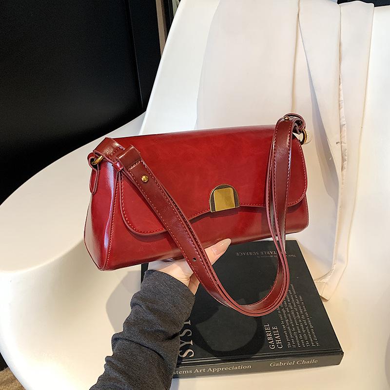 Premium texture retro niche bag women's 2025 new autumn and winter versatile messenger bag single shoulder underarm bag method stick bag