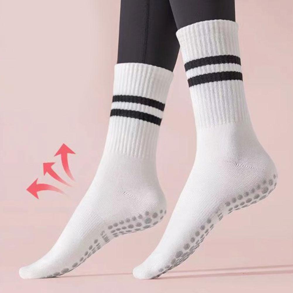 Chaussettes de sport en coton 8 couleurs, bas tube moyen, chaussettes de fitness d'intérieur professionnelles antidérapantes en silicone, chaussettes de gymnastique, de danse, de Pilates et de yoga
