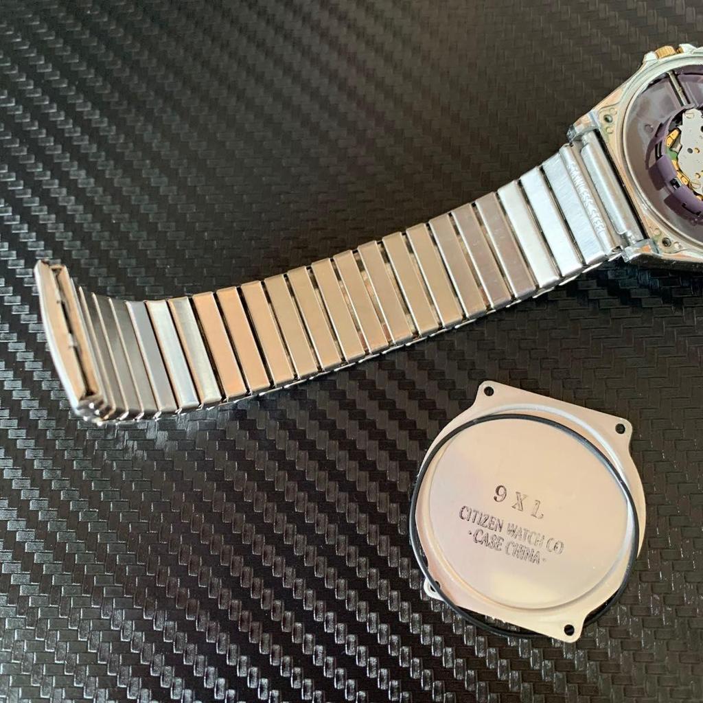 Used Q&Q Ladies Watch Quartz Used working item Rechargeable battery is dead Strap is broken Solar watch
