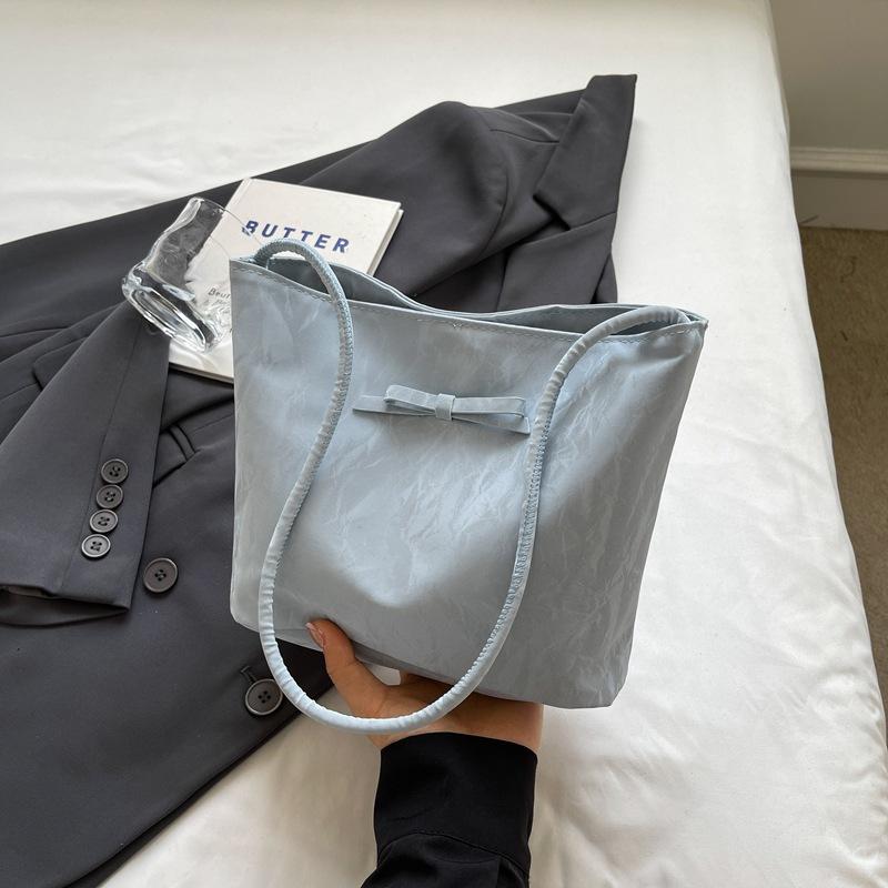 

Нишевая корейская сумка подмышку женская 2025 новая осенняя универсальная портативная сумка-ведро модная повседневная сумка на плечо синий