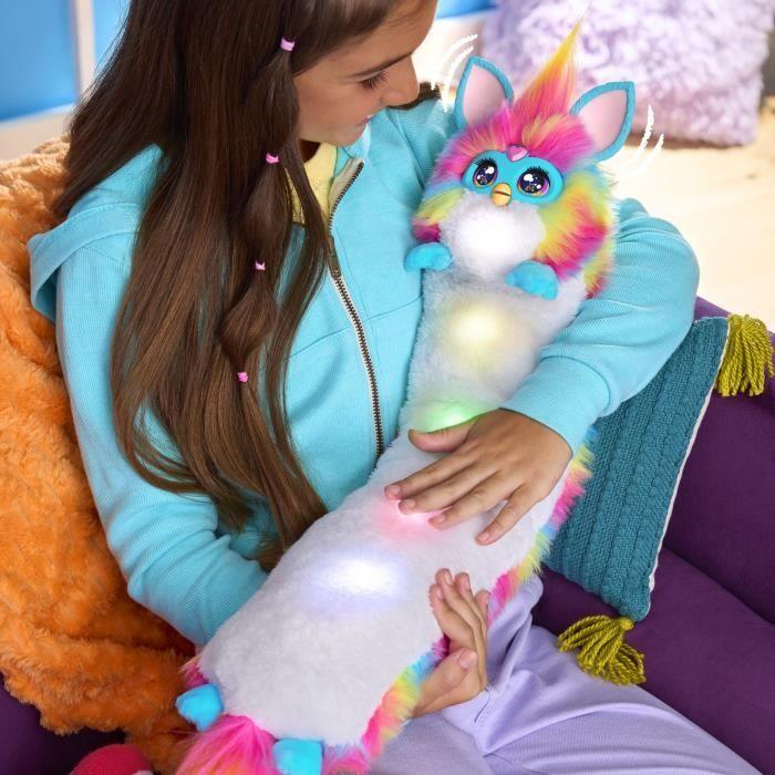 Furby DJ Furby, miękki elektroniczny pluszak interaktywny w kolorach tęczy z muzyką, światłami, ruchami i grami, mówi po francusku i fur