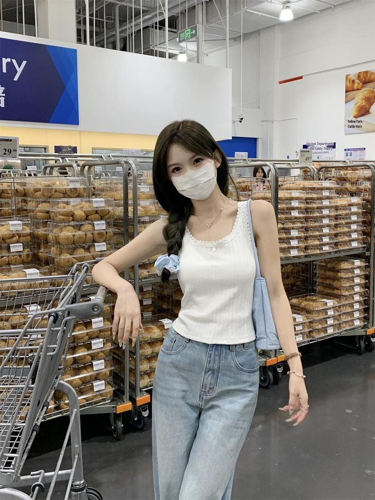 2026 Spring Korean Style Women's Lace Bow Spaghetti Strap Tank Top - Age-Reducing and Stylish