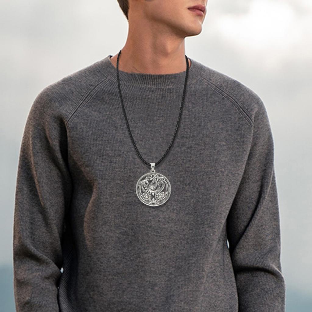 Modne naszyjniki dla kobiet biżuteria