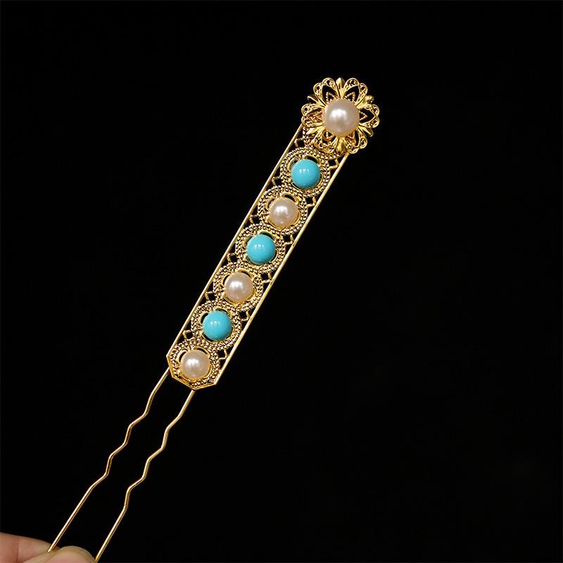 Tang Dynasty Gold Hair Accessories Set: Hanfu Retro Headdress with Hairpins, Forks, and Combs.