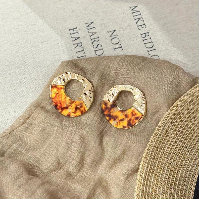 Retro Hong Kong Style Acrylic Round Pendant Stud Earrings - Trendy High-End Fashion Jewelry