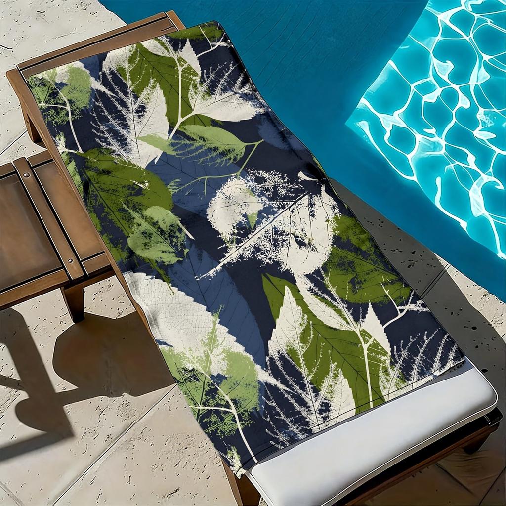 Forest-themed green leaf plant pattern polyester microfiber beach towel is highly absorbent, suitable swimming and beach outings