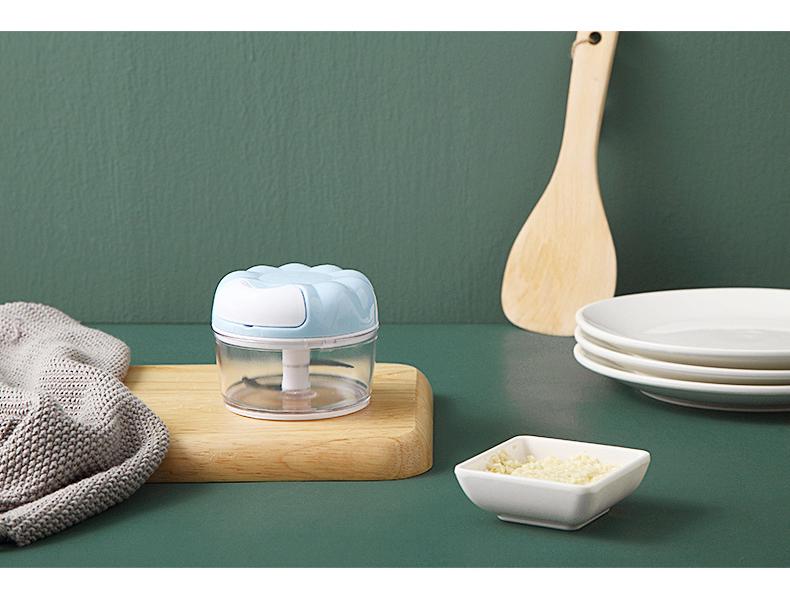 Manual Garlic Mincer and Chopper for Paste, Minced, and Mashed Garlic