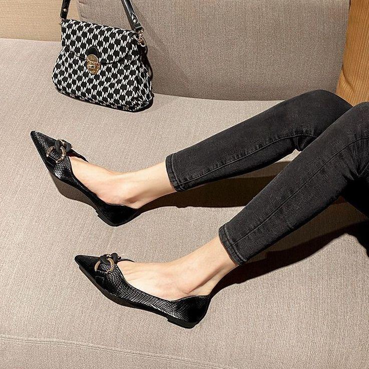 Style Ladies Flat Shoes With Breathable Pu Upper For Casual Daily Wear