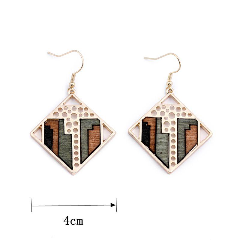 

Original Design Qingdao Wood Earring Pendant for Ladies Ornament Section G