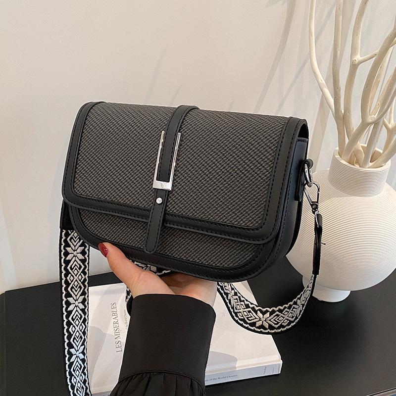 Retro small bag women's bag new trendy fashion versatile spring and summer messenger bag shoulder small square bag