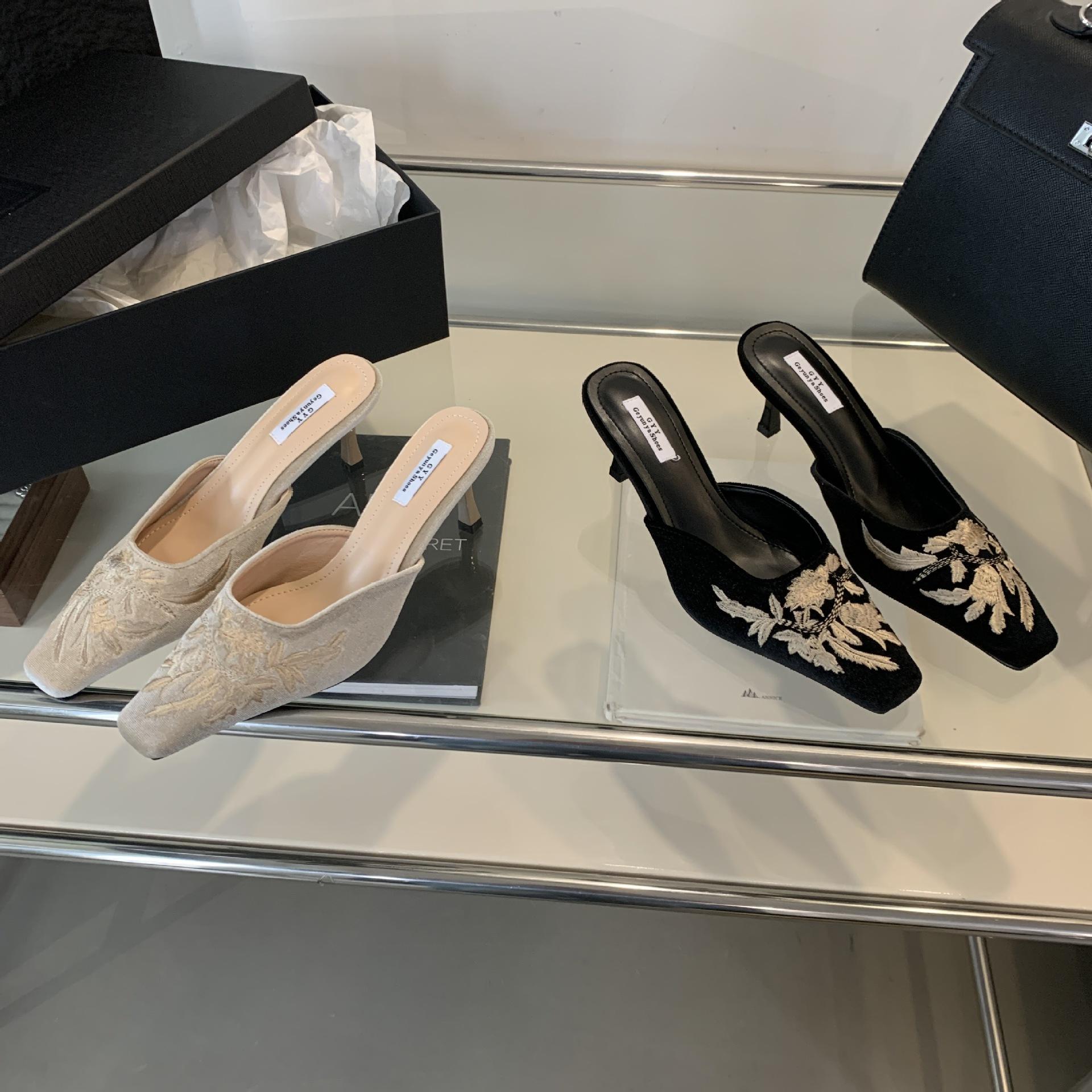 

Embroidery half drag women s shoes new embroidery flower retro half drag fashion square head high heel sandals women s shoes 40 абрикосовий