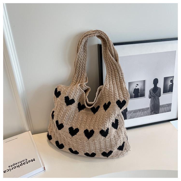 2023 Exclusive Large Capacity Heart Pattern Knitted Tote Bag