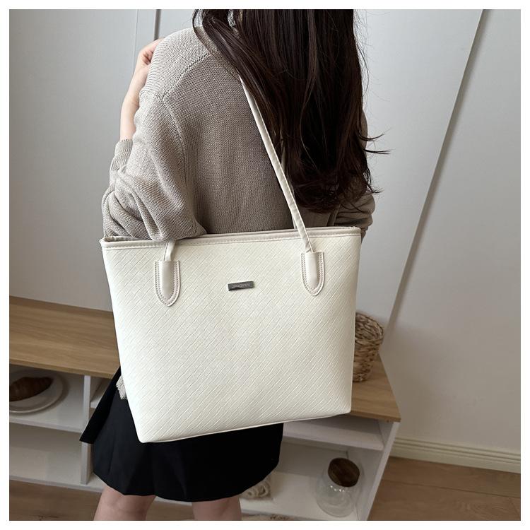 Grote Capaciteit Tas - Retro Enkelvoudige Schoudertas met Modieuze Textuur - Geschikt voor Werk en Pendelen Tote Bag