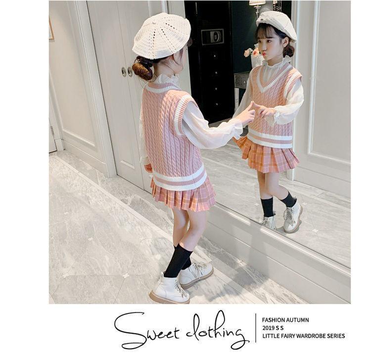 Girls' V-Neck Knitted Vest - Autumn/Winter College Style Fashion for Elementary School Students