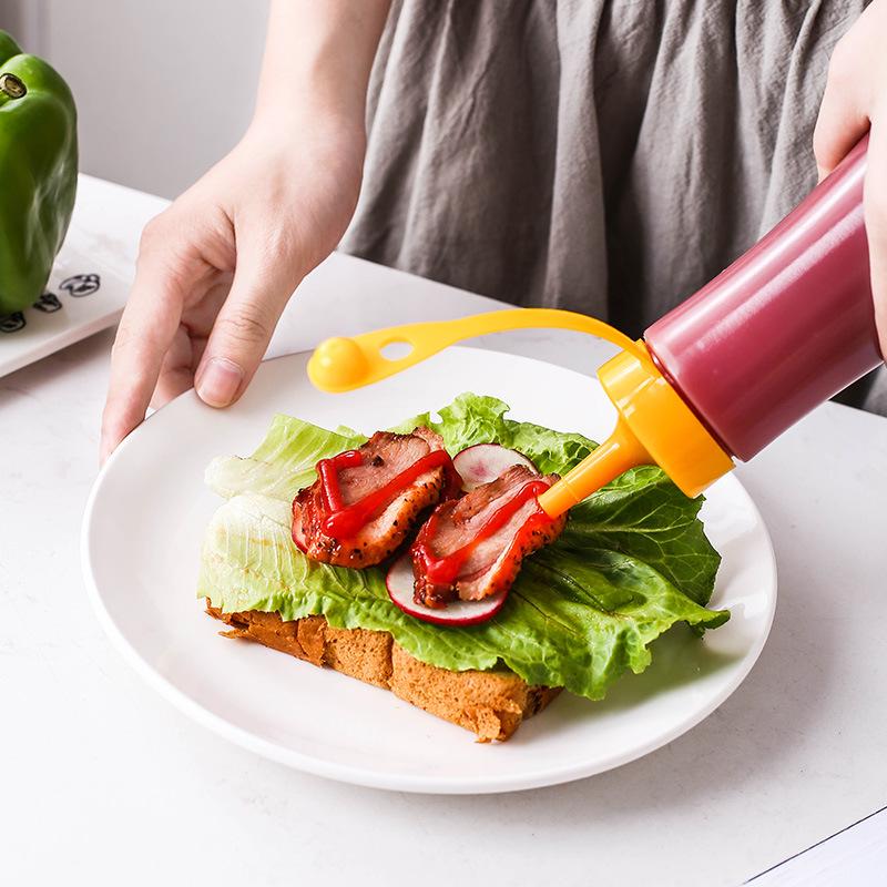 Household Squeeze Oil Bottle - Pointed Mouth for Kitchen Seasoning, Tomato Jam, Salad, or Commercial Use.