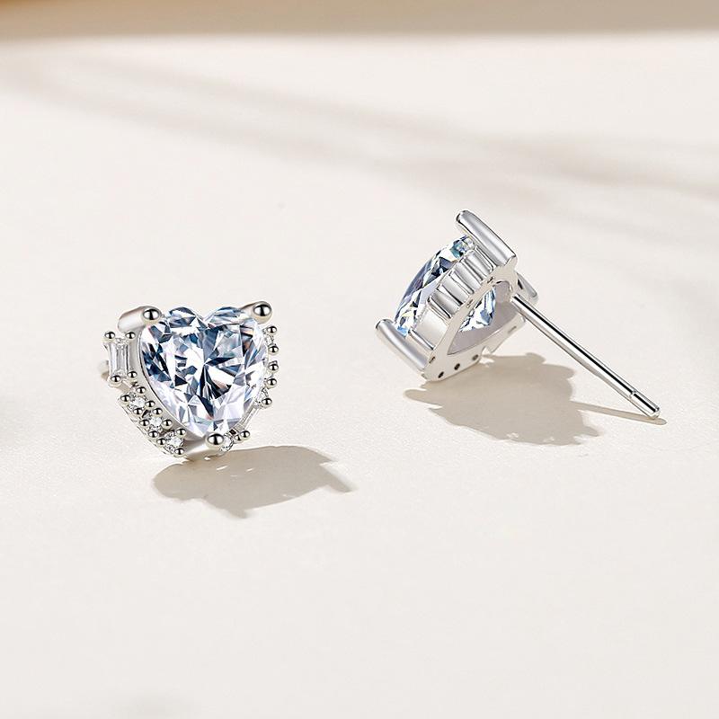 Super Flash Love Ins Cold Wind Stud Earrings Female Girlfriend Earrings Korean Fashion Light Luxury Niche Earrings