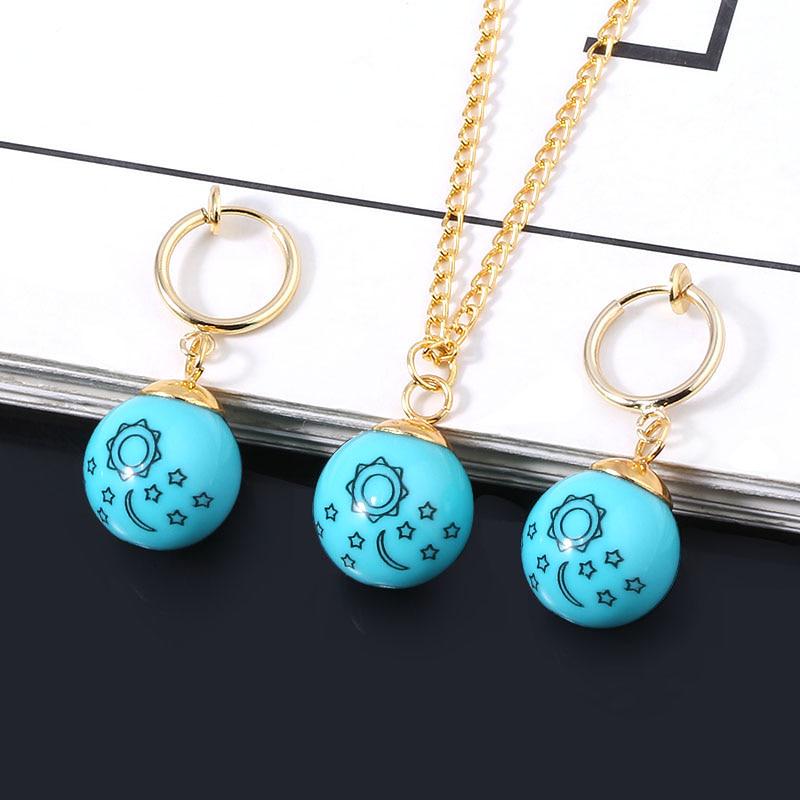 Moon Pendant Necklace 