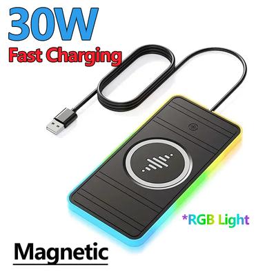 30W magnetisches kabelloses Autoladegerät-Pad mit RGB-Licht, rutschfestes Autoladegerät für iPhone 15 14 13 X Samsung Xiaomi Airprods, schnelles Laden
