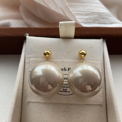Boucles d'Oreilles Perles Simples Grandes Boucles d'Oreilles Boucles d'Oreilles Puces Polyvalentes Mode Femmes Haut de Gamme Célébrité Tempérament Boucles d'Oreilles Luxe Léger