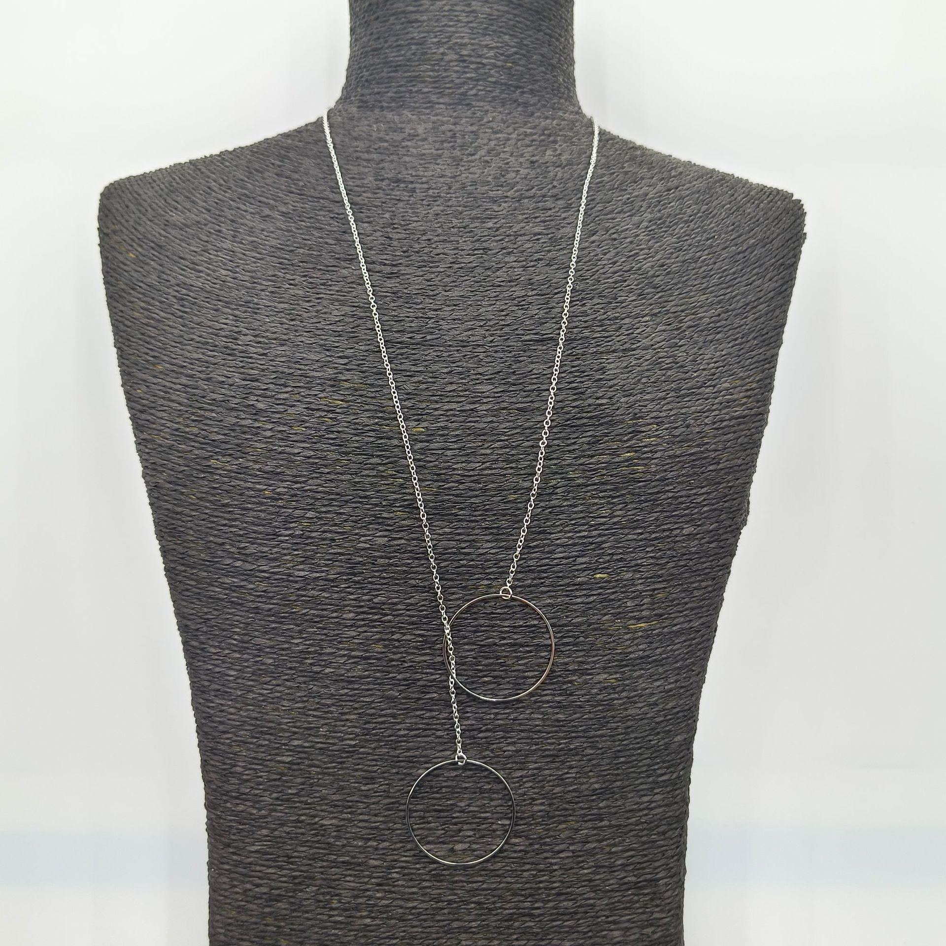 

Стильное оверсайз металлическое колье-лассо с кругом для женщин серебряный