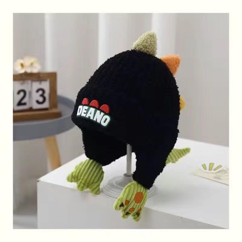 Winter children's hat cute cartoon dinosaur plush hat thickened windproof warm hat baby ear hat pullover hat