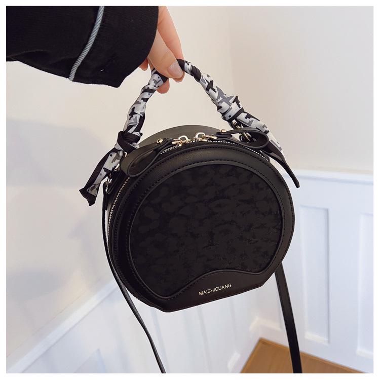 2025 Leopard Print Single Shoulder Crossbody: Women's Retro Round Handbag In Celebrity Fashion