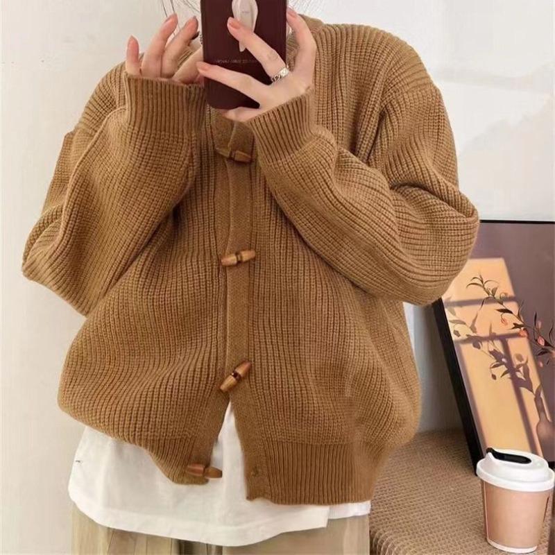 Retro horn buckle crew neck knitted cardigan women's autumn and winter new loose lazy wind sweater jacket top trendy
