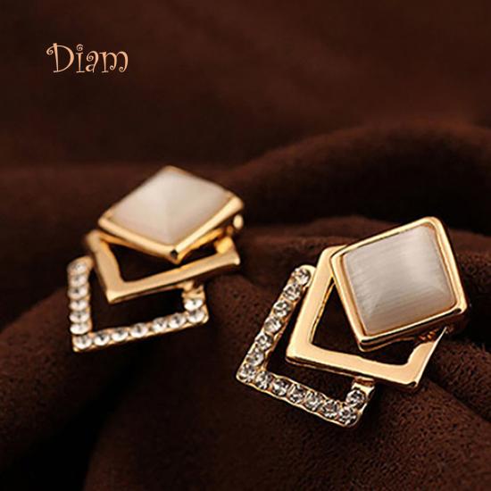 

Damin Пара Женщины Мода Элегантное ухо Шпилька Полая квадратная ювелирные изделия Золотой тон Серьги Безделушка