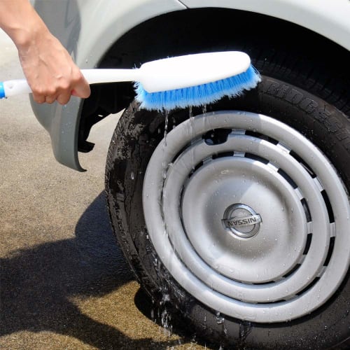 Azuma Handy Water-Permeable Brush, Total Length: Approx. 41cm, Soft, Split-Tip Brush, Ideal for Cleaning the Fine Mesh of Screen Doors. AZ289