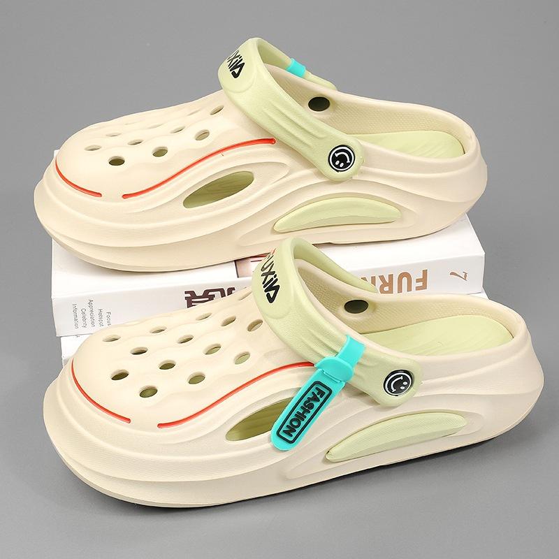 2023 Summer New Outwear Anti-skli og luktbestandig Baotou Cool Slide med føtter som føles myk såle Strandsporttøfler