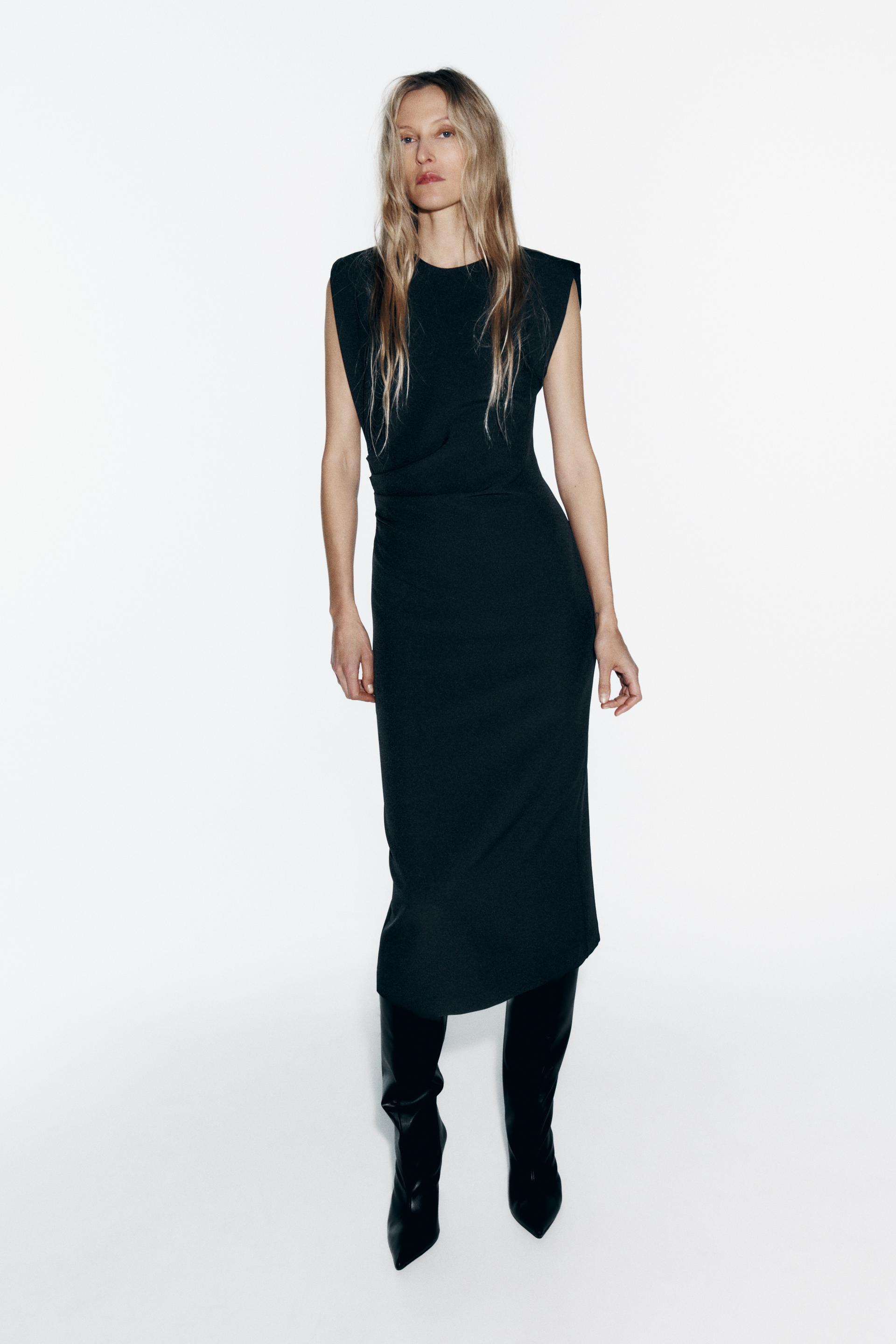 

ОБЪЕМНОЕ МИНИ-ПЛАТЬЕ