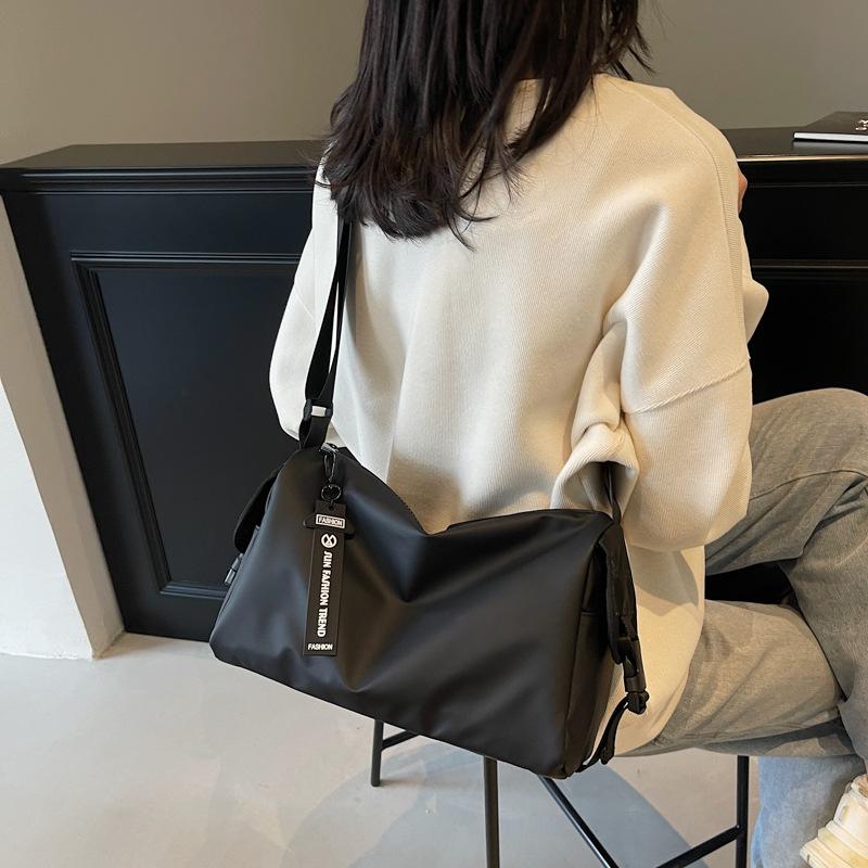 Crossbody Bag Men's Large-capacity Japanese Shoulder Bag Light Sports Mailman Bag Leisure Travel Women's Fitness Bag