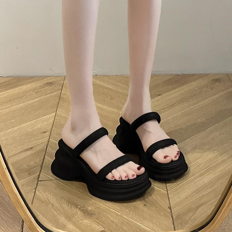 2025 High-end Thick-soled Slippers Women's Summer Outer Wear New Summer Small Thick-soled Beach with Skirt Cool Slippers