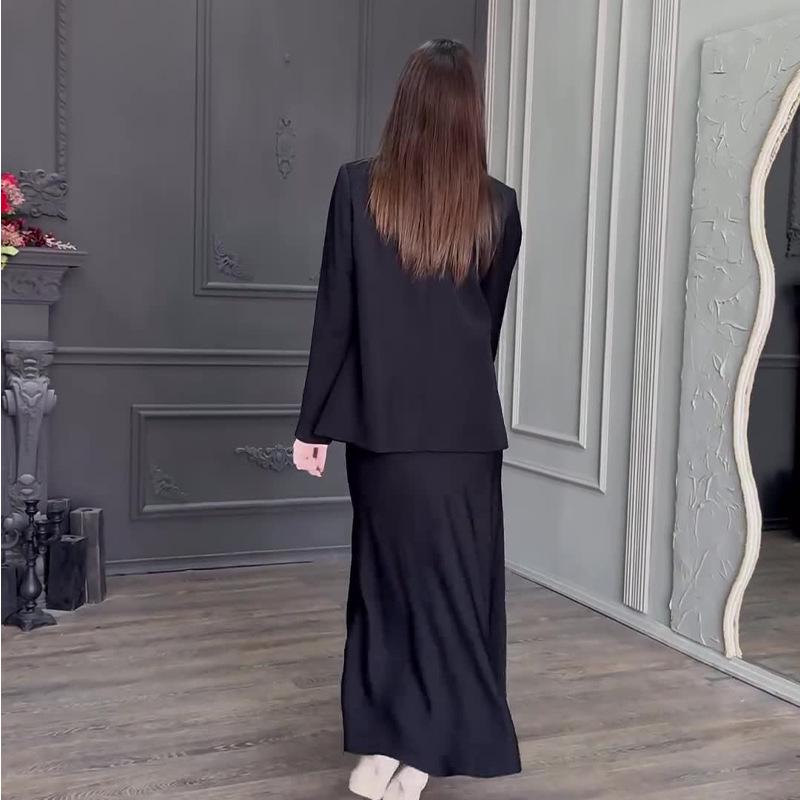 Podzimní dámský elegantní jednobarevný třídílný set: oblek a midi sukně 2024