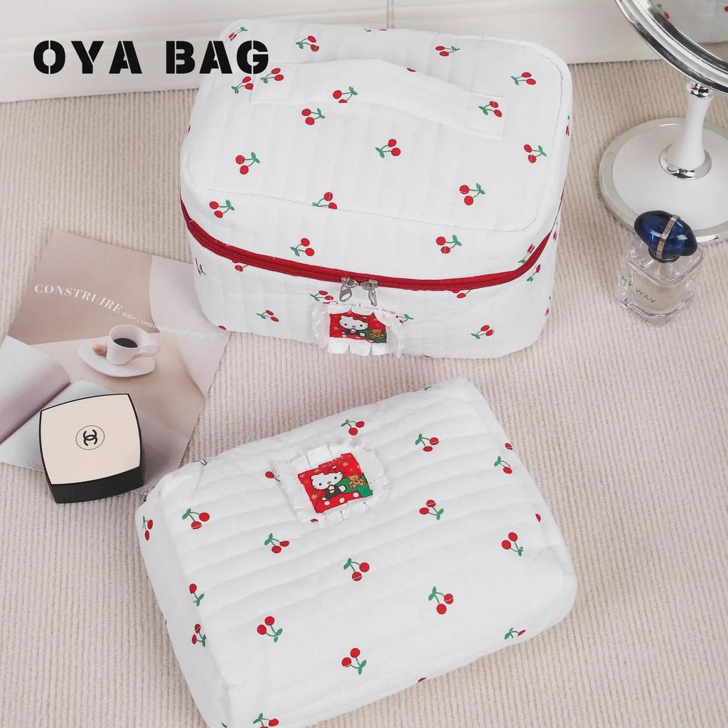 "Large Capacity Cherry Cat Quilted Cosmetic Bag – Cute & High-Value for Students"