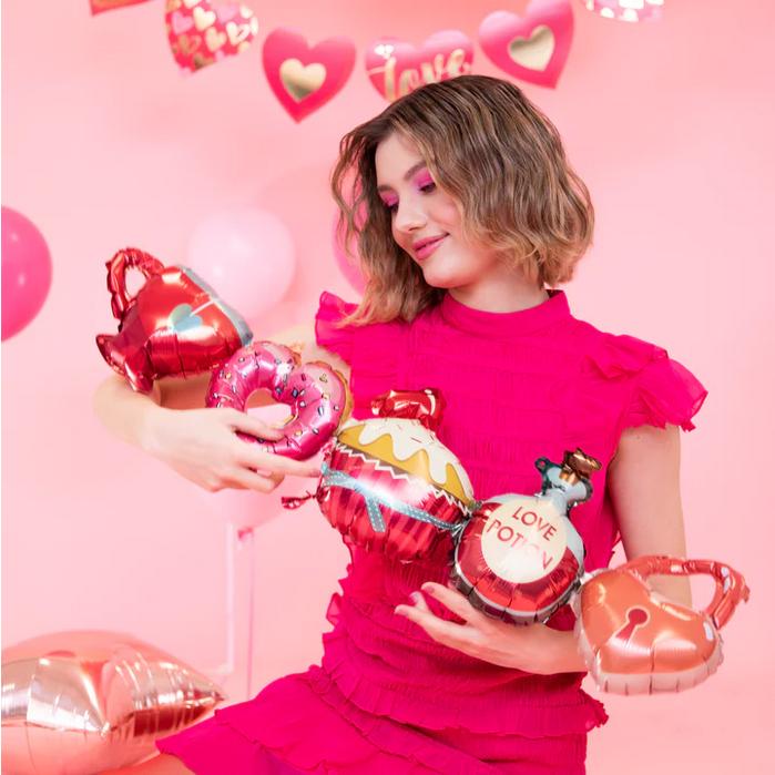 Garland Sweet Love Foil Balloon 101X27Cm