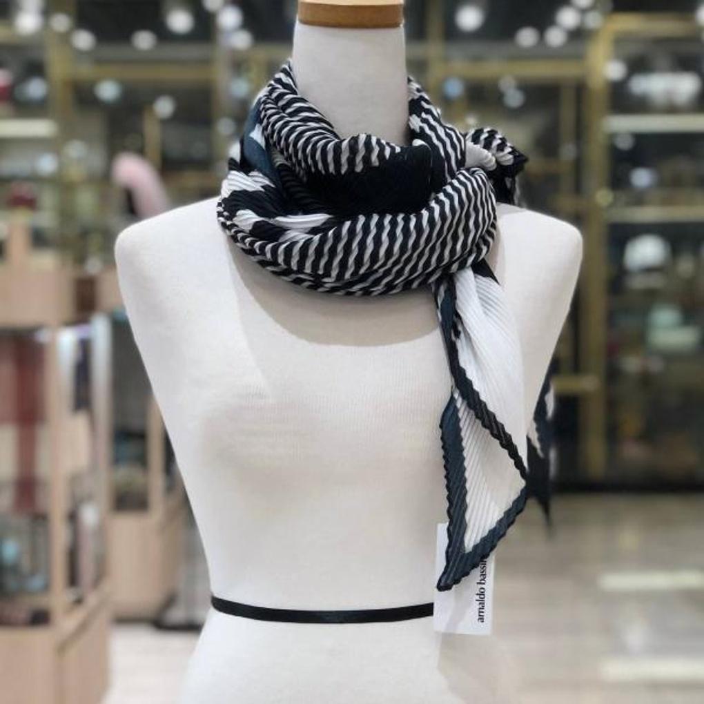 MJ Arnaldobasini Karina Pleated Scarf ABSSW-21612