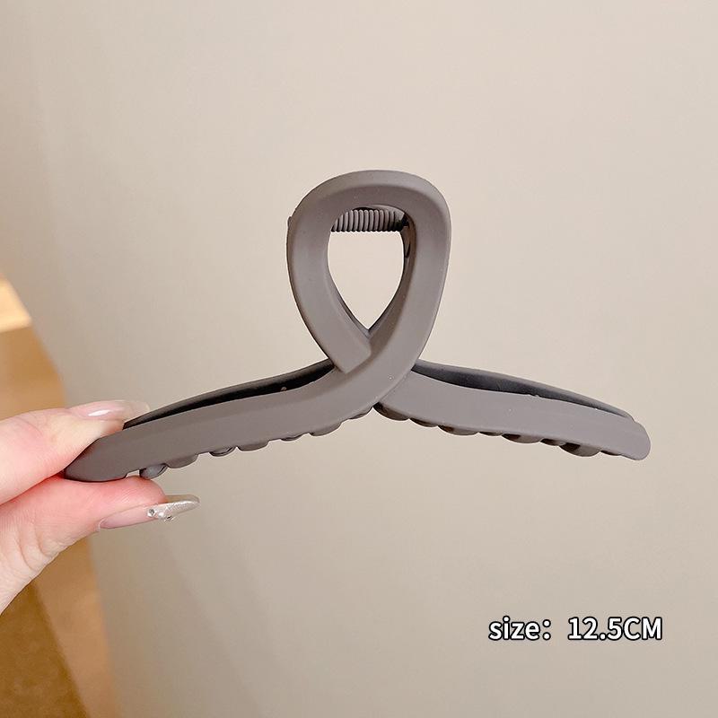 Versatile Milk Coffee Hair Clip: Large, Simple Shark Design for Women