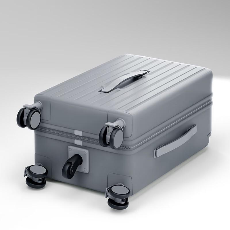 Traveler 513 Hardside Luggage