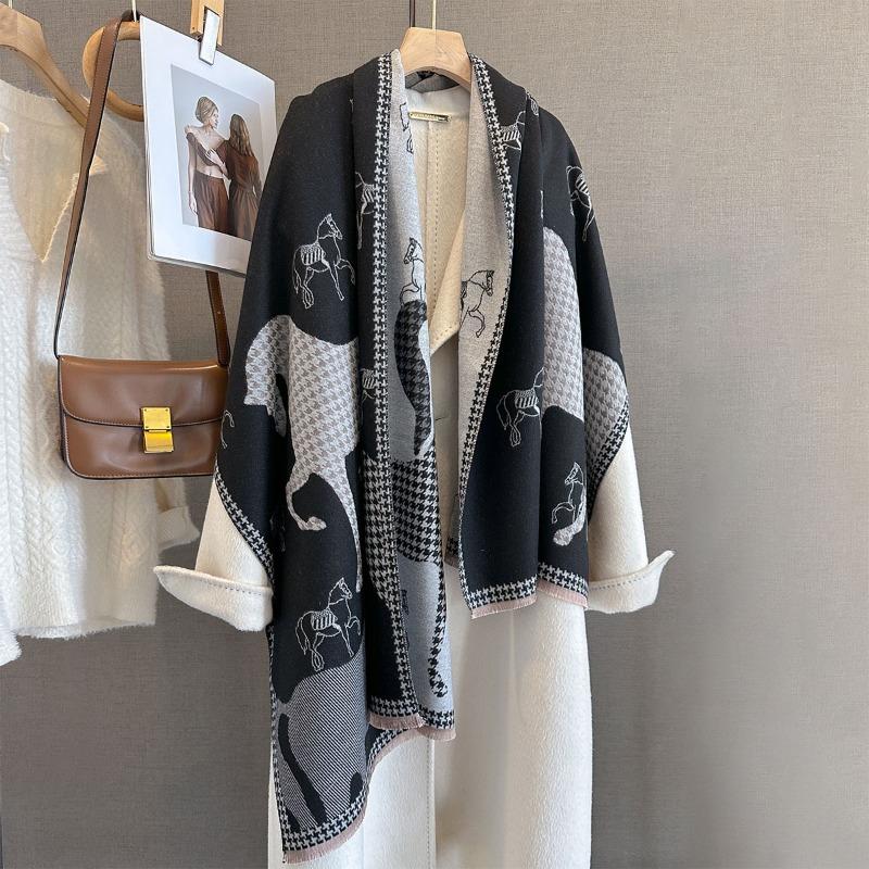 Classic imitation cashmere high-end scarf retro horse single-sided printing scarf autumn and winter thickened scarf shawl