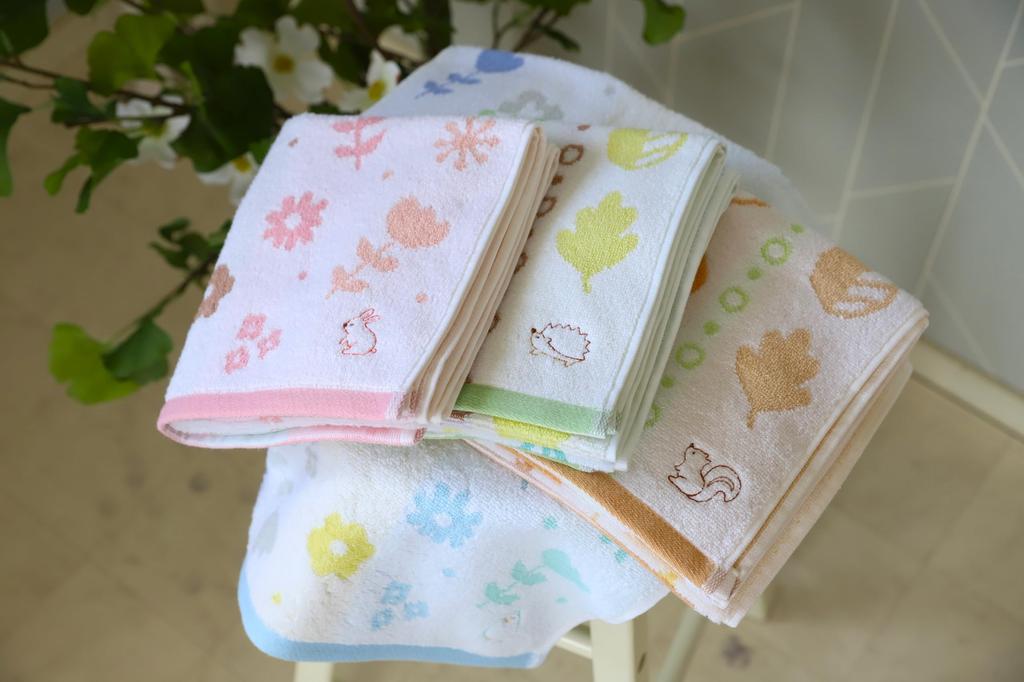 Hayashi Petit Bloom Ptačí koupaliště 60 x 120 BN424901 Ručník, cca. cm,