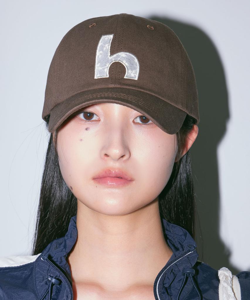 Haebeueoweil H Lace Applique Cap (Br)