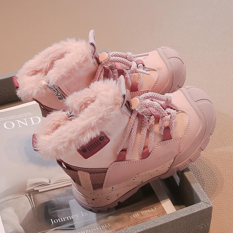 

Большие хлопковые зимние сапоги для мальчиков и девочек 2025 зима новинка корейская версия кожаные сапоги на мягкой подошве детская водонепроницаемая верхняя одежда теплые хлопковые ботинки 31 [Inner length 19CM]