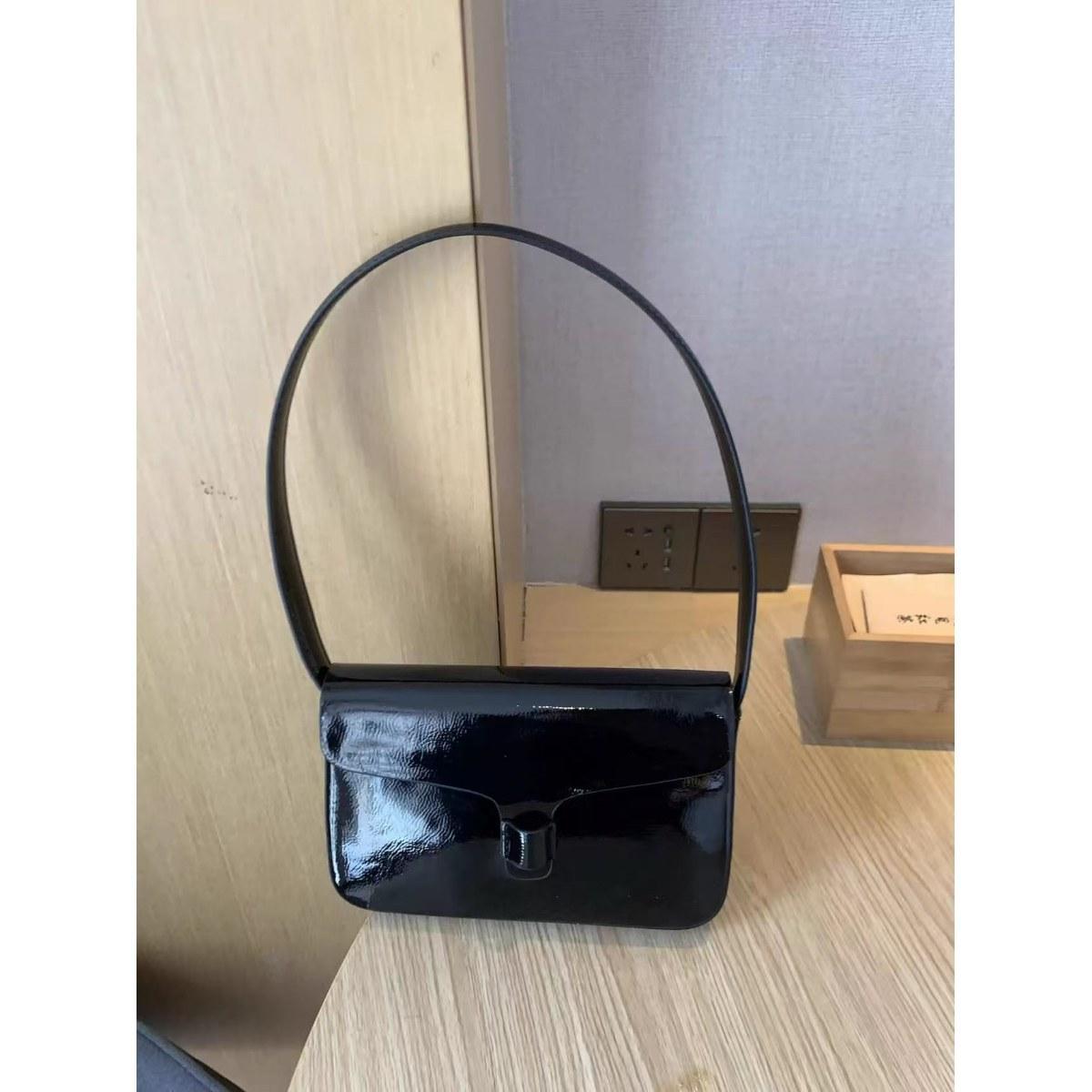 

Премиальная ретро красная сумка под мышкой женский стиль лакированная кожа маленькая квадратная сумка для通勤 универсальная портативная сумка чёрный