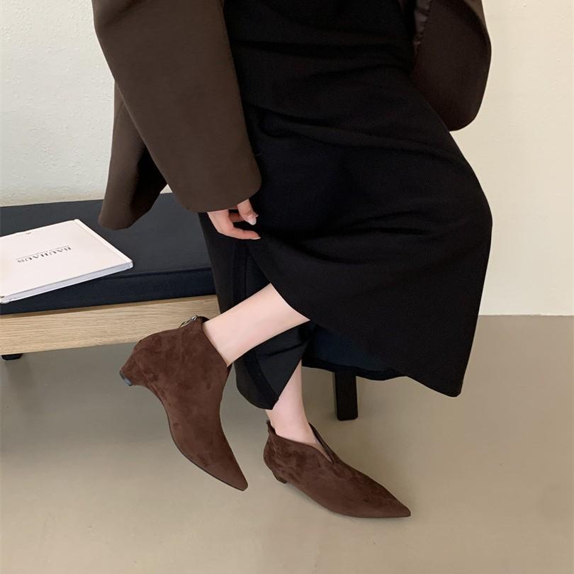 2025 autumn and winter new suede Korean version thick heel Martin boots rear zipper pointed versatile short boots women's Martin boots
