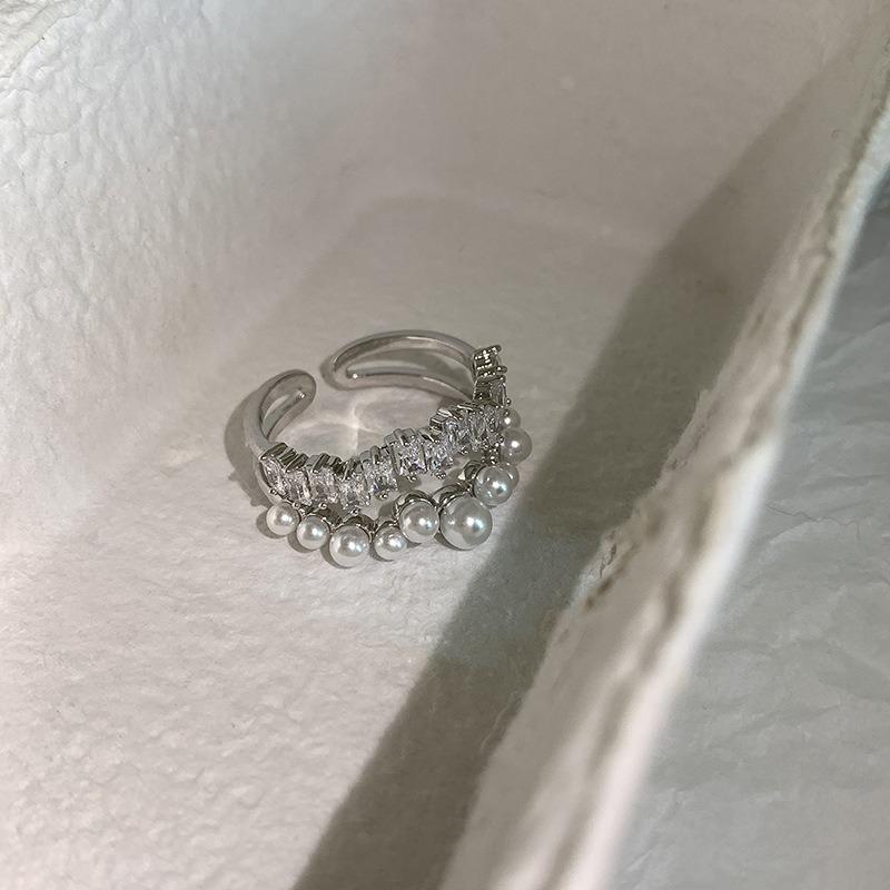 Retro White Zirconia Pearl Double-opening Ring for Women - High-end Style Finger Ring
