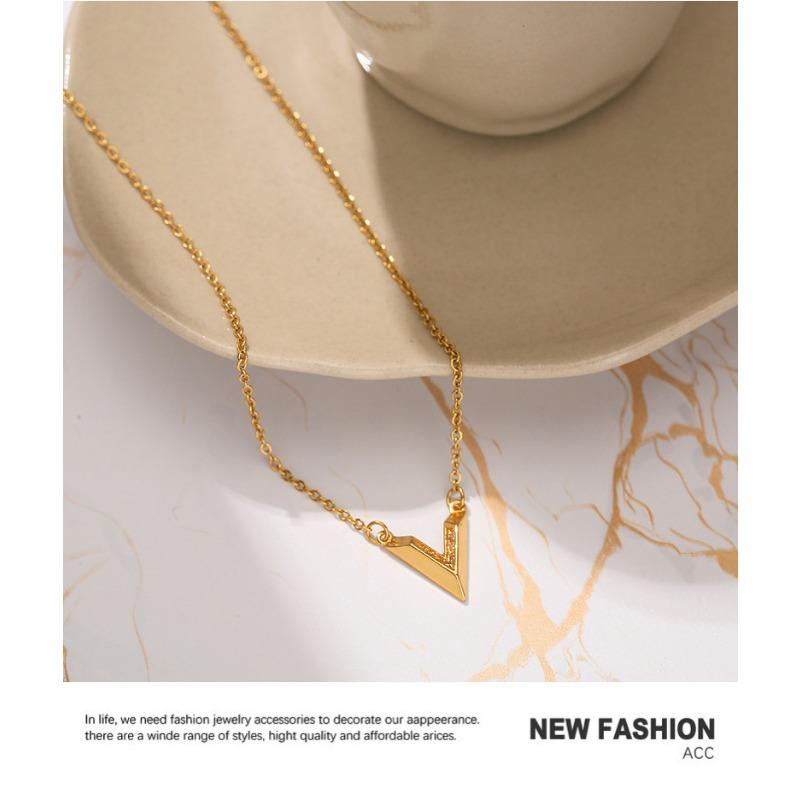Ins Style Simple V Shaped Diamond Pendant Titanium Steel Clavicle Necklace For Women